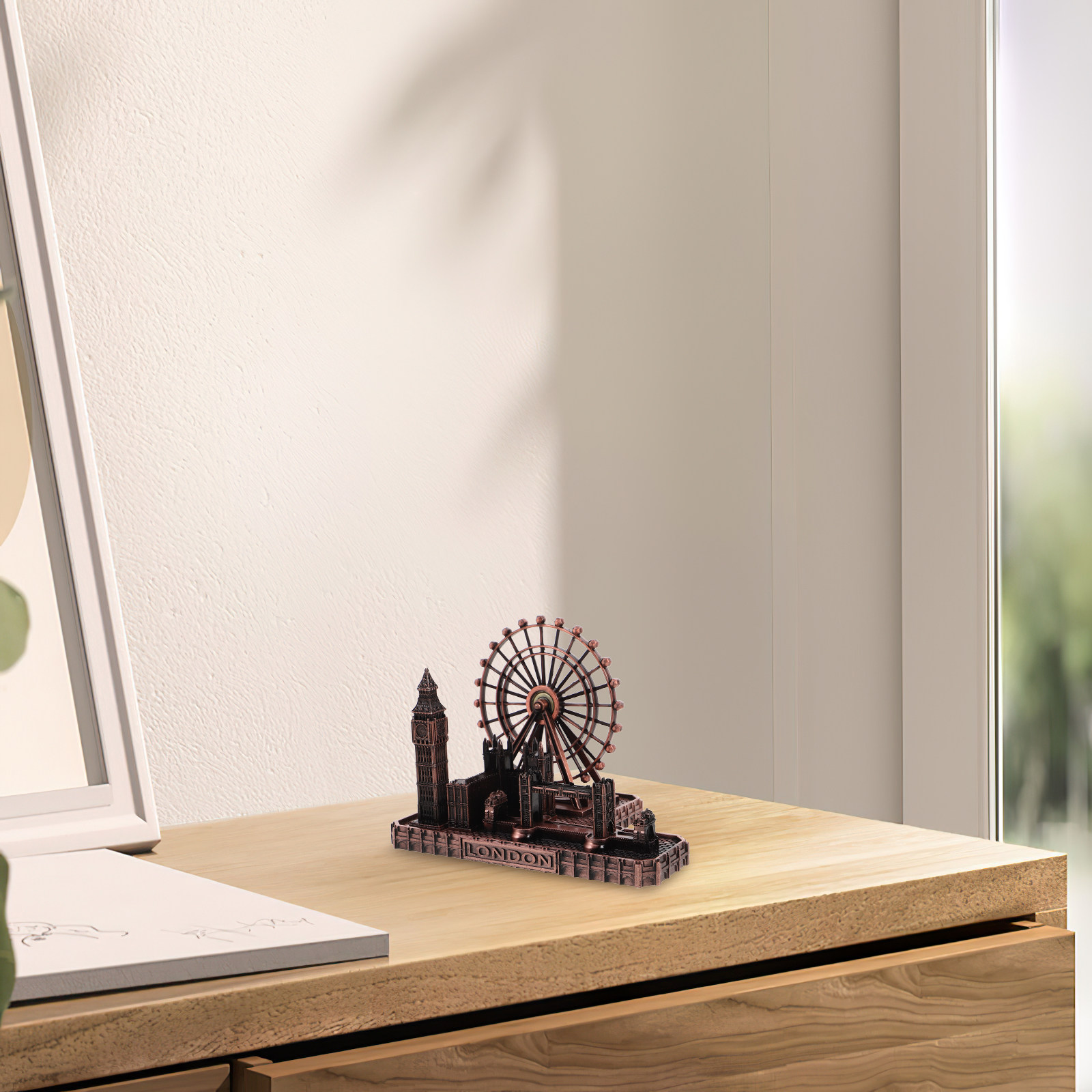 Intricate Metal London Sculptu - مراجعة Home Office Of London وسعره